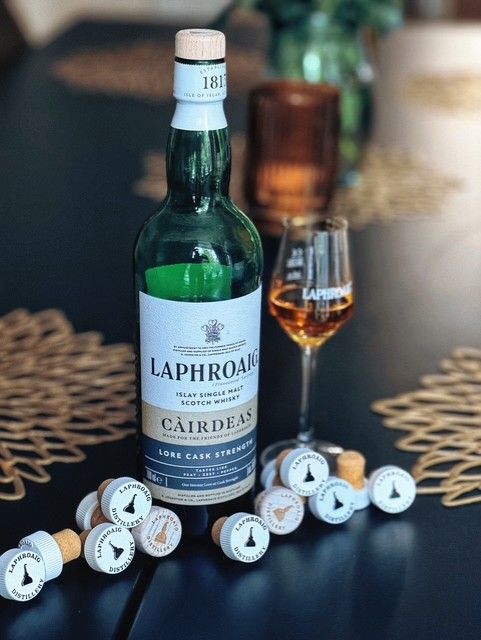 Laphroaig cairdeas_4 by Damian baran.jpg